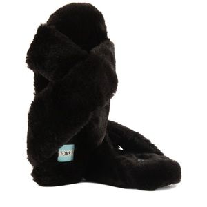 Toms 🥿SLIPPERS Susie Black Faux Fur Slip-On Size 6 Women. BRAND NEW with TAGS.